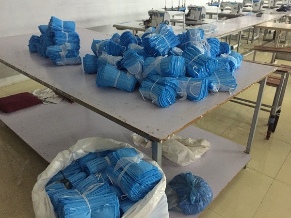 Bắc Giang tạm giữ hơn 5.000 chiếc khẩu trang y tế tại một xưởng gia công