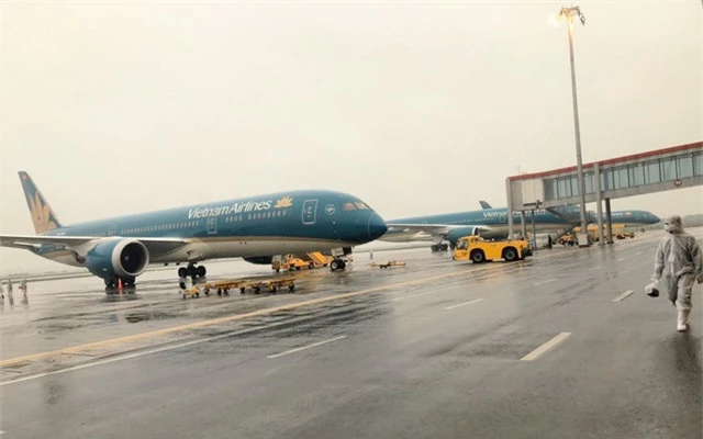 Vietnam Airlines hạn chế tần suất bay nội địa - Ảnh 1.