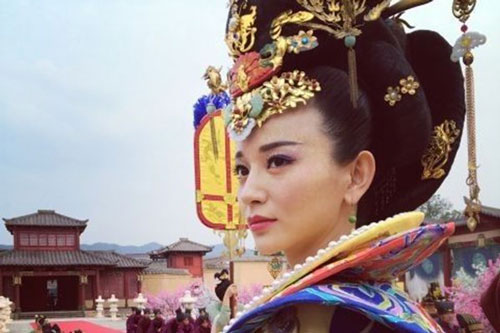 Bạo chúa Trung Quốc và sở thích ‘quái đản’ khiến phụ nữ sợ hãi