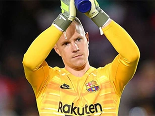 Chuyện thật như đùa: Barca đang sở hữu thủ môn 'chẳng biết gì về bóng đá'