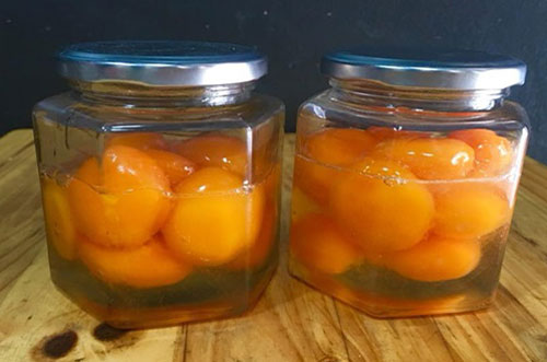 Chăm chỉ ăn lòng đỏ trứng gà ngâm mật ong theo cách này, bạn sẽ có ngay làn da trắng mịn đến khó tin mà không cần đi spa