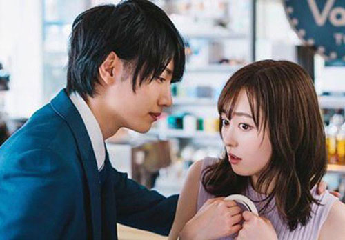 Bạn trai cho xem ảnh bạn gái cũ trong điện thoại, tôi quỵ ngã nhận ra mẹ mình