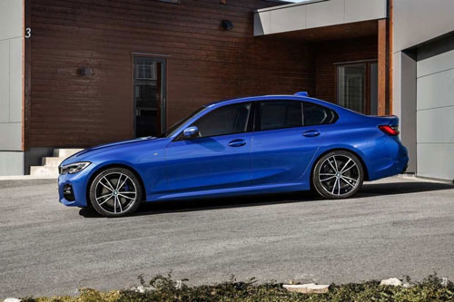 BMW 330i xDrive: Công suất 255 mã lực, giá gần 1 tỷ đồng