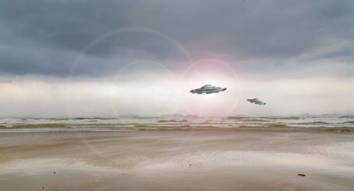 Hé lộ bí ẩn về cuộc chạm trán với UFO của phi công Mỹ