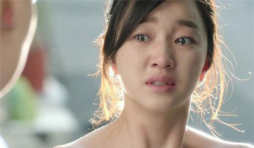 Đưa bạn gái về ra mắt, tôi "chết lặng" khi em họ "phanh phui" quá khứ của nàng