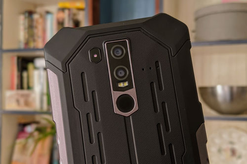 Smartphone ‘nồi đồng cối đá’, pin 5.000 mAh, giá rẻ bất ngờ