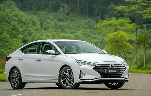 Hyundai Elantra 2.0 AT Hyundai Elantra 2.0 AT