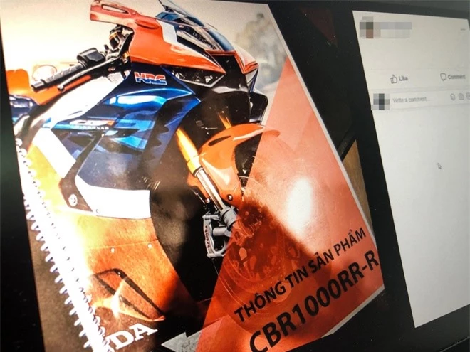 Hình ảnh quyển sách thông tin sản phẩm của CBR1000RR-R được đăng tải trên mạng xã hội, cho thấy khả năng cao là mẫu superbike chuẩn bị ra mắt tại Việt Nam.