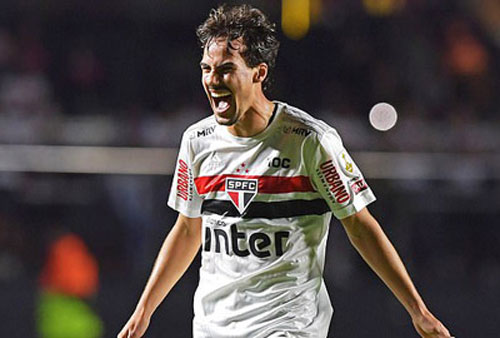 Real và Barca tranh nhau mua "Kaka mới"