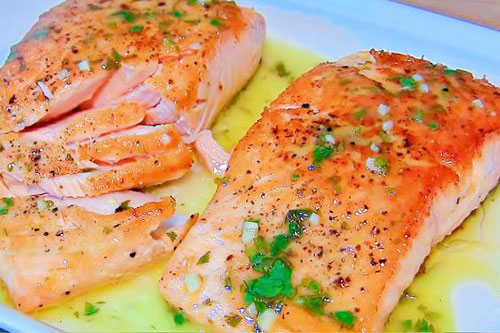 'Mách bạn' cách chiên cá hồi vừa mềm vừa không ngậy, trẻ ăn là 'nghiện'