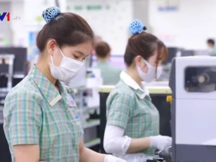 Kinh tế Việt Nam đứng vững trước cú sốc bên ngoài