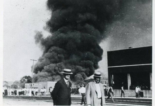 Cuộc bạo loạn đẫm máu thiêu rụi 'Phố Wall Đen'