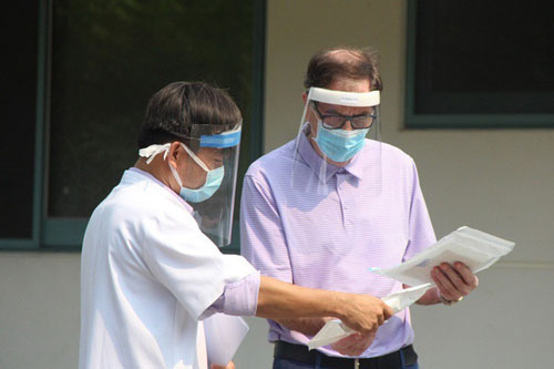 Hai bệnh nhân nước ngoài mắc COVID-19 tại Việt Nam đã khỏi bệnh