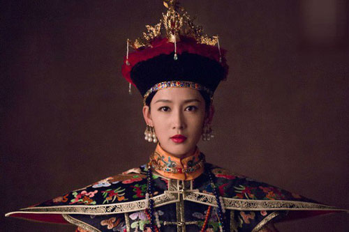 Hương Phi - phi tần nhiều huyền sử nhất của vua Càn Long: "Cống phẩm" cho Hoàng đế, chết dưới tay Thái hậu và khiến Kế Hậu bị thất sủng?