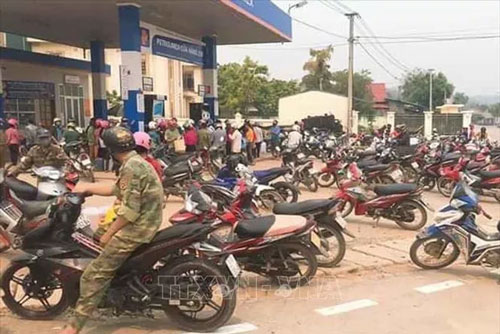 Cảnh báo tình trạng mua xăng tích trữ