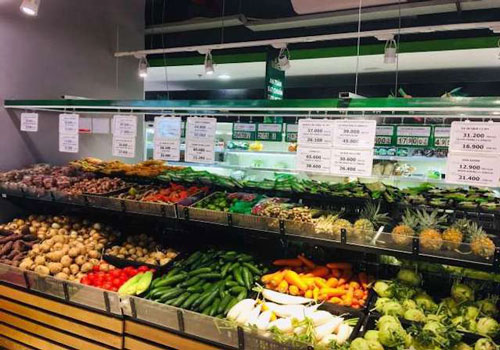 Hàng quán đóng cửa, siêu thị đầy ắp lương thực phẩm để bình ổn giá