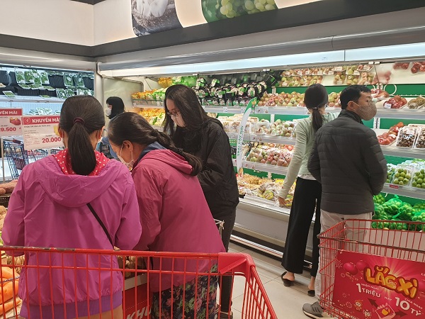 Toàn quốc cách ly xã hội từ 0h ngày 1/4: Người dân Hà Nội lại đổ xô đi mua thực phẩn dự trữ