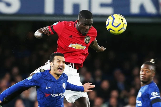 Eric Bailly (trên) cũng rất ấn tượng mỗi khi được ra sân