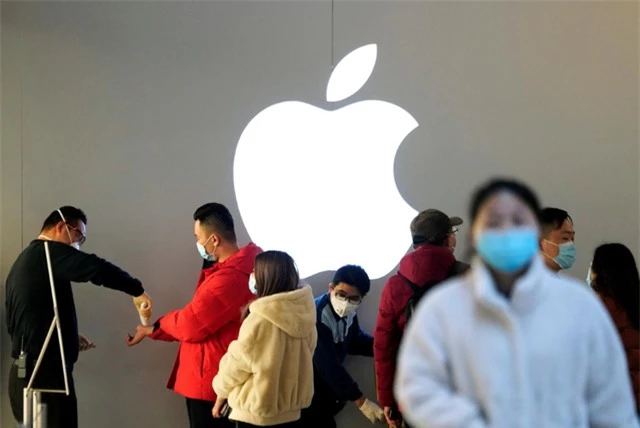Mở lại nhà máy, Apple vẫn lo không bán được iPhone - 2