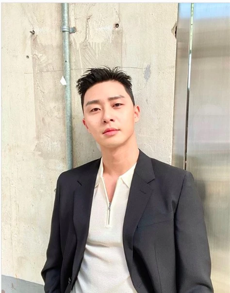 Park Seo Joon tạm biệt mái tóc ngố trong Tầng lớp Itaewon - Ảnh 1.