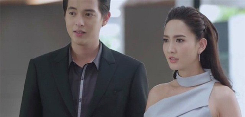 Bắt gặp mẹ chồng bỏ thứ lạ vào nồi canh, tôi vừa lên tiếng đã "ăn ngay" một cái tát