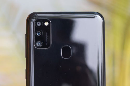 Samsung Galaxy M21 chốt giá 5,49 triệu tại Việt Nam: pin 6.000 mAh, RAM 4 GB, 3 camera sau