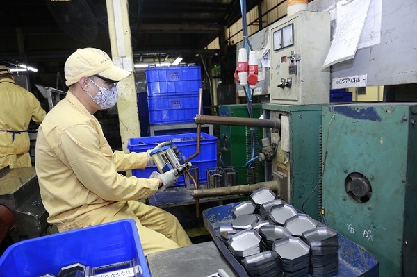 Doanh nghiệp "dừng hay không dừng hoạt động" theo Chỉ thị 16 của Thủ tướng? 