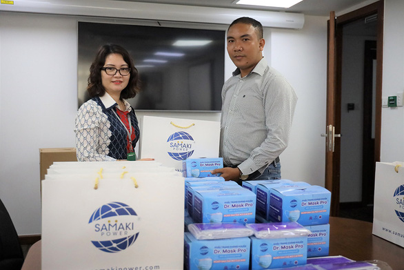 Hà Nội: Cty Cổ phần Samaki Power trao tặng 18.000 khẩu trang tới quận Hoàng Mai