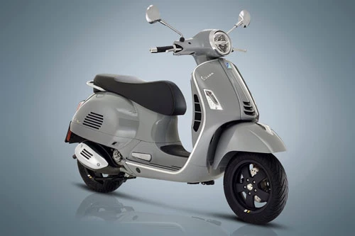 2. Vespa GTS 300.