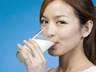 99% chị em có thói quen này cứ tưởng là tốt nhưng hóa ra lại "tàn phá" nhan sắc khủng khiếp