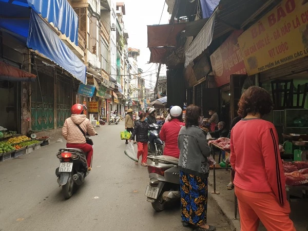 Hình ảnh một khu chợ tại quận Thanh Xuân (Ảnh Huyền Phạm)