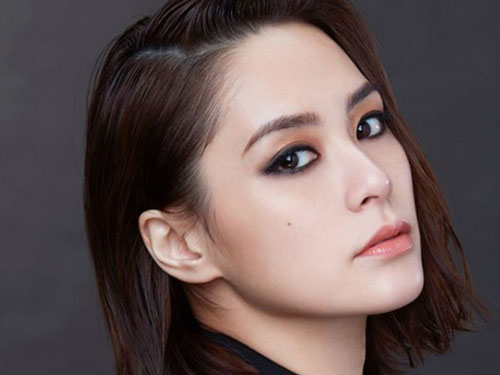 Khoe thói quen tập thể dục trong thời gian cách ly, Chung Hân Đồng lộ bộ sưu tập túi hàng hiệu "khủng"