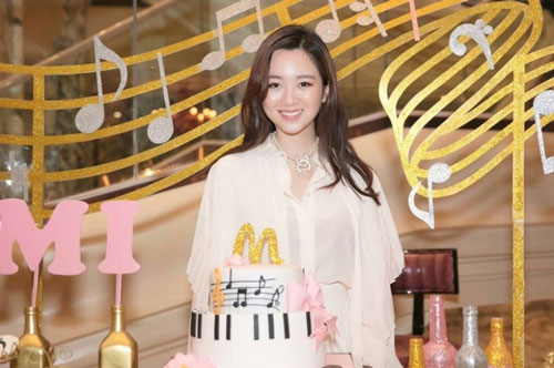 Những “ái nữ” xinh đẹp, tài giỏi của sao Việt