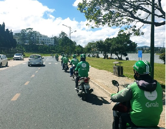 Covid-19: Grab ra mắt dịch vụ GrabAssistant giúp người dân "Cách ly xã hội" đi chợ online