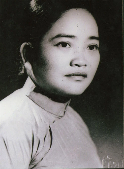Chân dung bà Nguyễn Thị Định thời trẻ.