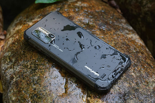 Smartphone ‘nồi đồng cối đá’, pin 5.500 mAh, 3 camera sau, giá hơn 5 triệu đồng