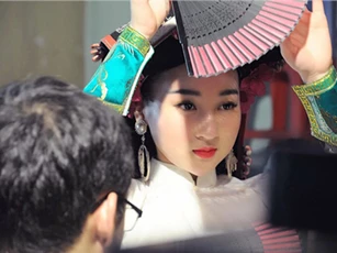 Bất ngờ trước nhan sắc ngày càng xinh đẹp của cô đồng Hà thành 9X từng "gây sốt" dư luận cách đây 4 năm