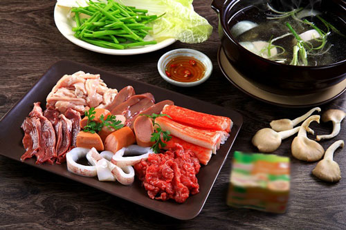 Trắc nghiệm: Cách ăn lẩu bộc lộ phong cách sống và làm việc của bạn