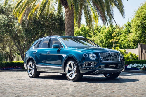 8. Bentley Bentayga.