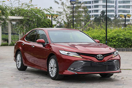 Giá lăn bánh Toyota Camry, đối thủ của Honda Accord, Mazda 6