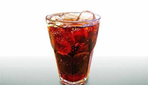 Ngâm thịt trong nước ngọt có ga đúng 5 phút rồi nấu, mẹ chồng khó mấy cũng phải "gật đầu"