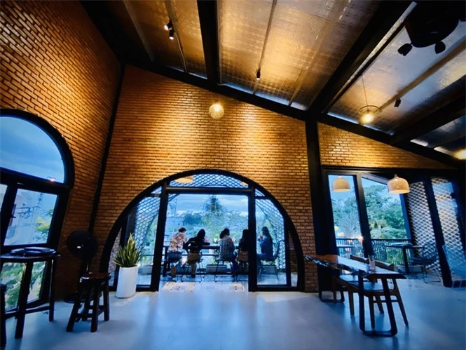 Ngôi nhà kết hợp quán cafe đẹp lạ nhờ nghệ thuật xếp gạch gây mê - ảnh 7
