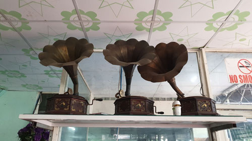 Chiêm ngưỡng bộ sưu tập máy nghe nhạc xưa độc đáo tại miền Tây