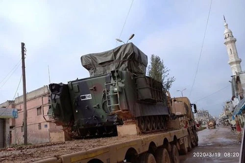 Truyền thông khu vực Trung Đông mới đây đã đăng tải hình ảnh cho thấy quân đội Thổ Nhĩ Kỳ bắt đầu triển khai các tổ hợp tên lửa phòng không tầm thấp ATILGAN tới địa bàn tỉnh Idlib.