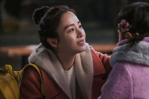 Kim Tae Hee rạng rỡ ở hậu trường phim "Hi Bye, Mama"