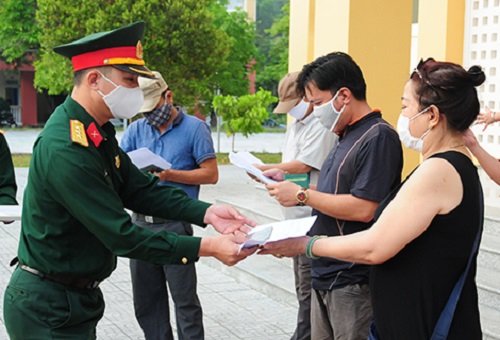 Thừa Thiên Huế: Công dân trở về từ Lào hoàn thành cách ly góp tiền tặng cán bộ, chiến sĩ phòng chống Covid-19 