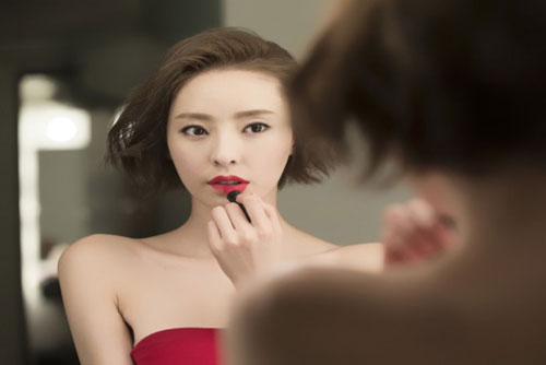 Đoán tướng mạo của người phụ nữ lẳng lơ, gian tà, có mệnh "khắc phu"