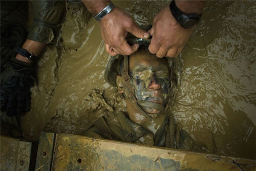 Cảnh huấn luyện khắc nghiệt tới 'rợn người' của lính Mỹ