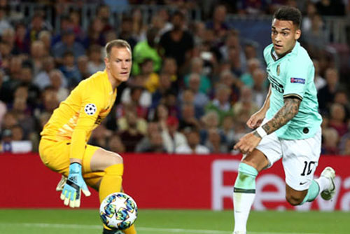 Barca dùng lương 'khủng' để 'dụ' Lautaro Martinez