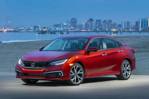 5. Honda Civic (doanh số: 94.544 chiếc).